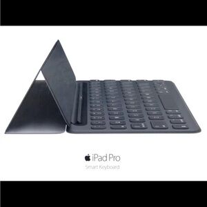 Apple 12.9 inch iPad Smart Keyboard